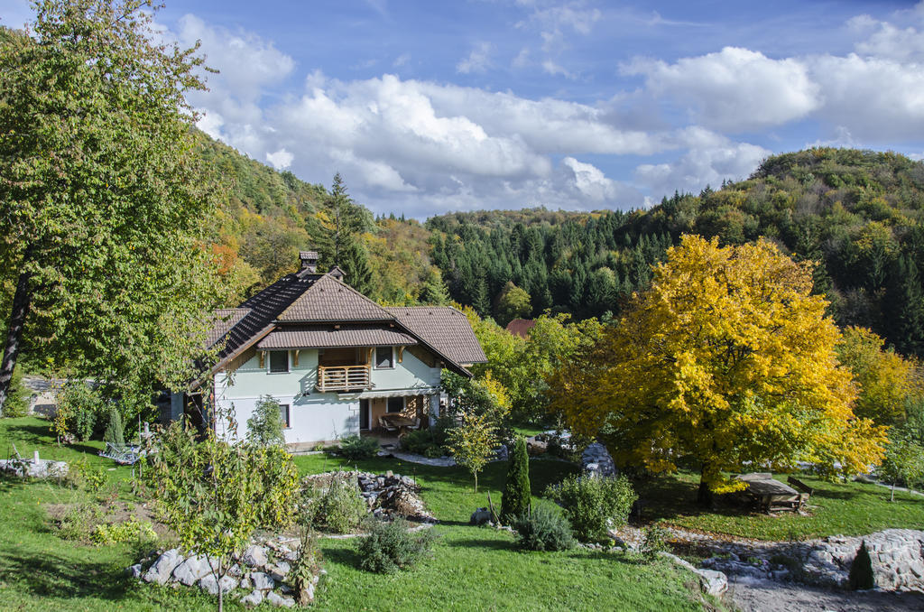 Miskar Rooms Cerknica Exteriér fotografie
