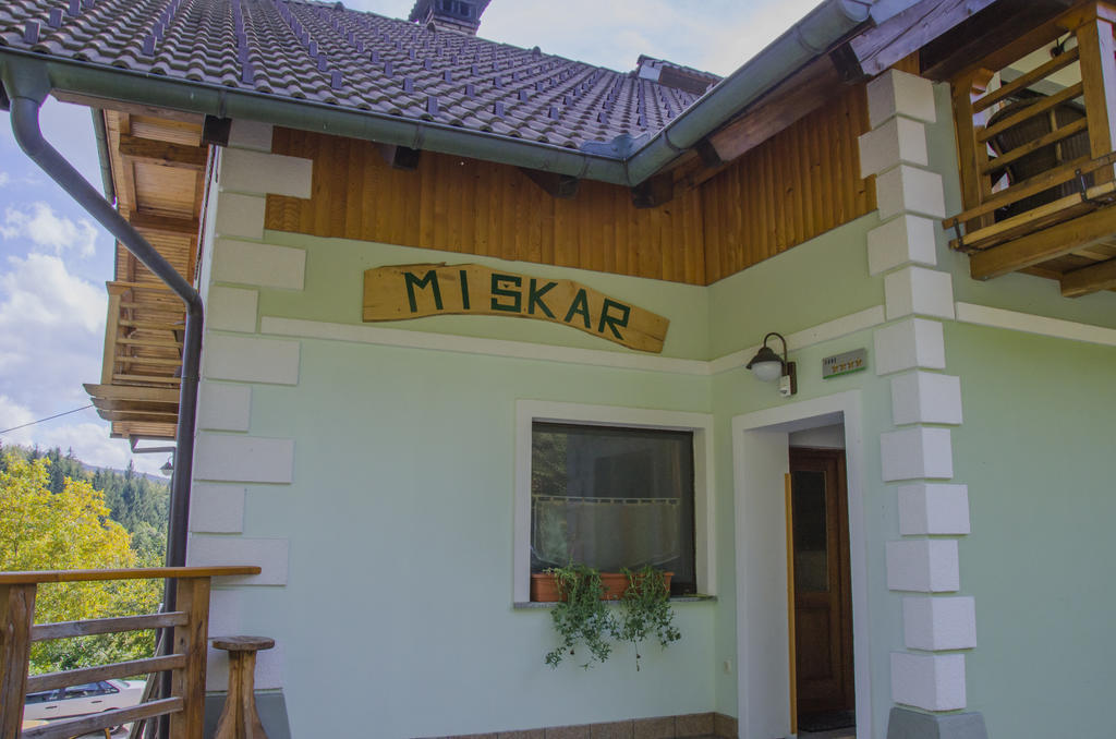Miskar Rooms Cerknica Exteriér fotografie