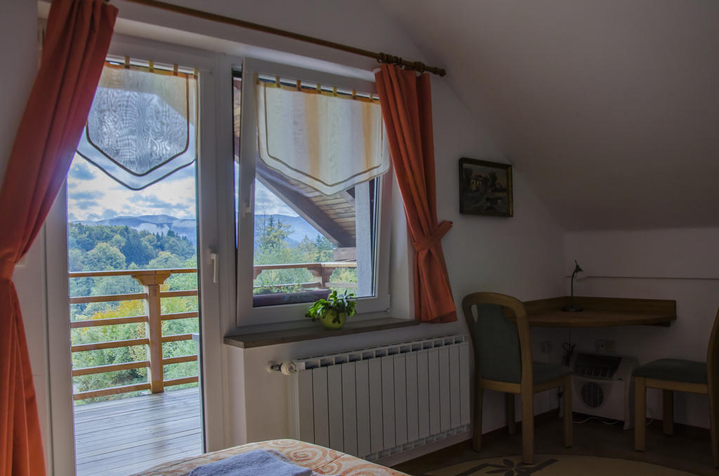 Miskar Rooms Cerknica Pokoj fotografie