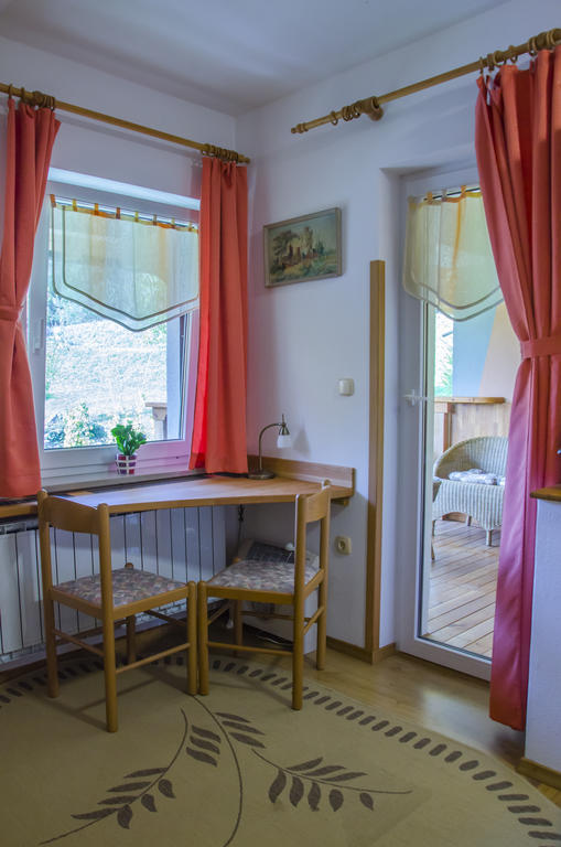 Miskar Rooms Cerknica Pokoj fotografie